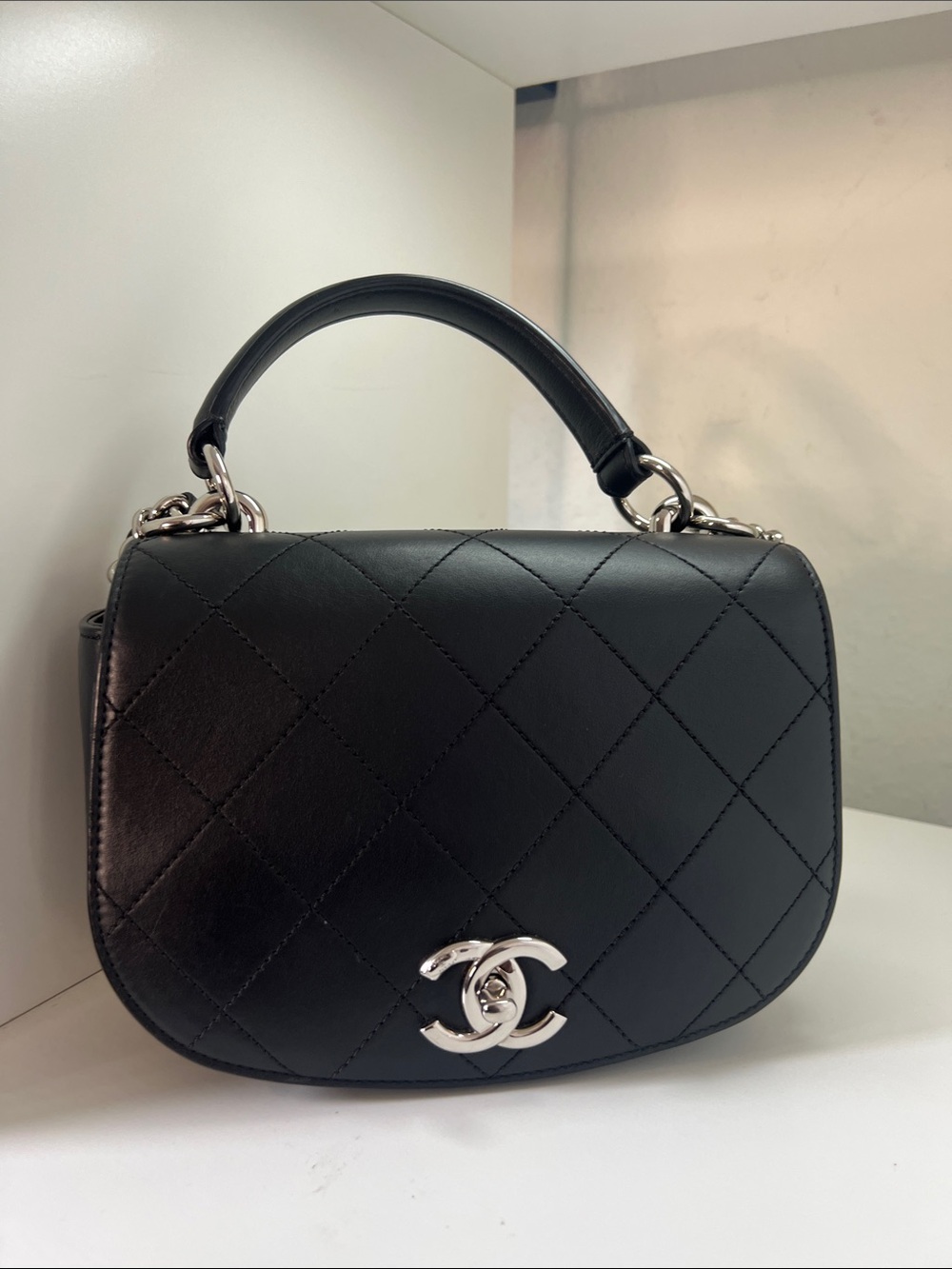 CHANEL Calfskin Black Top Handle Chanel Ring My Bag flap Quilted crossbody - Picture 10 of 17